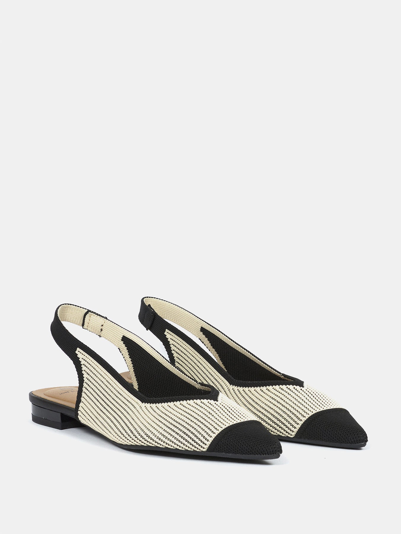 Bailarina destalonada Mina